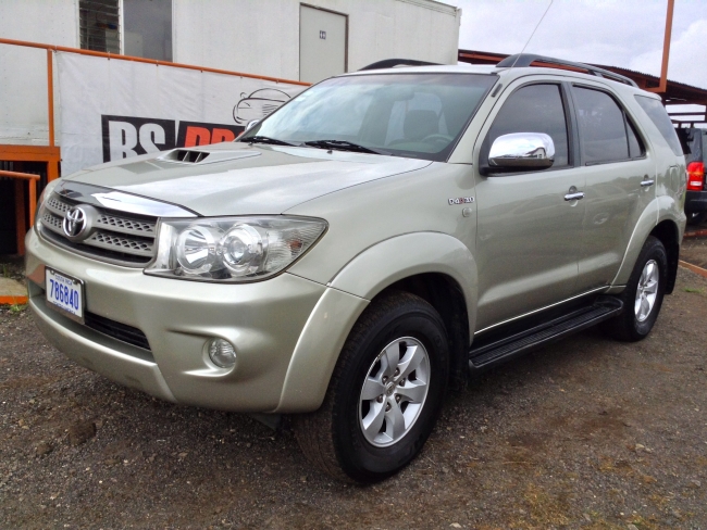 Venta toyota fortuner costa rica